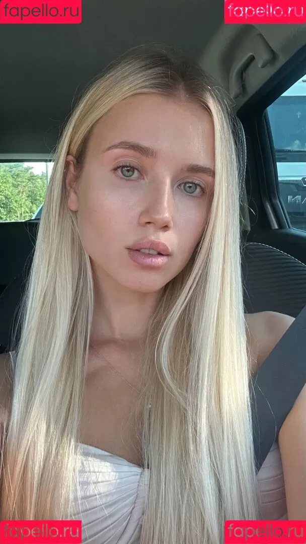 Polina Malinovskaya / polinamalinovskaya Onlyfans Photo Gallery 