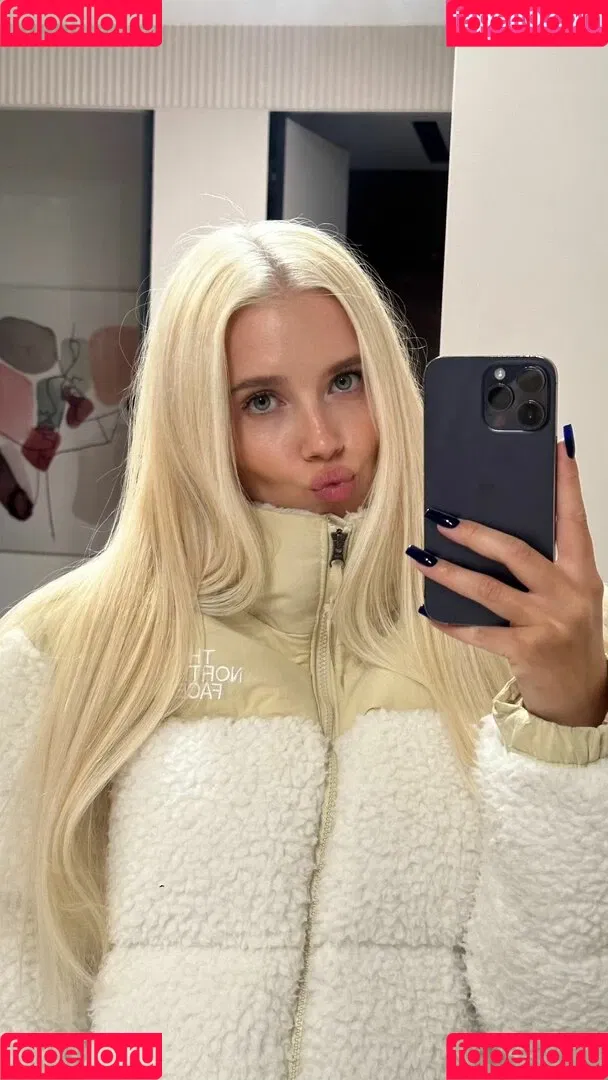 Polina Malinovskaya / polinamalinovskaya Onlyfans Photo Gallery 