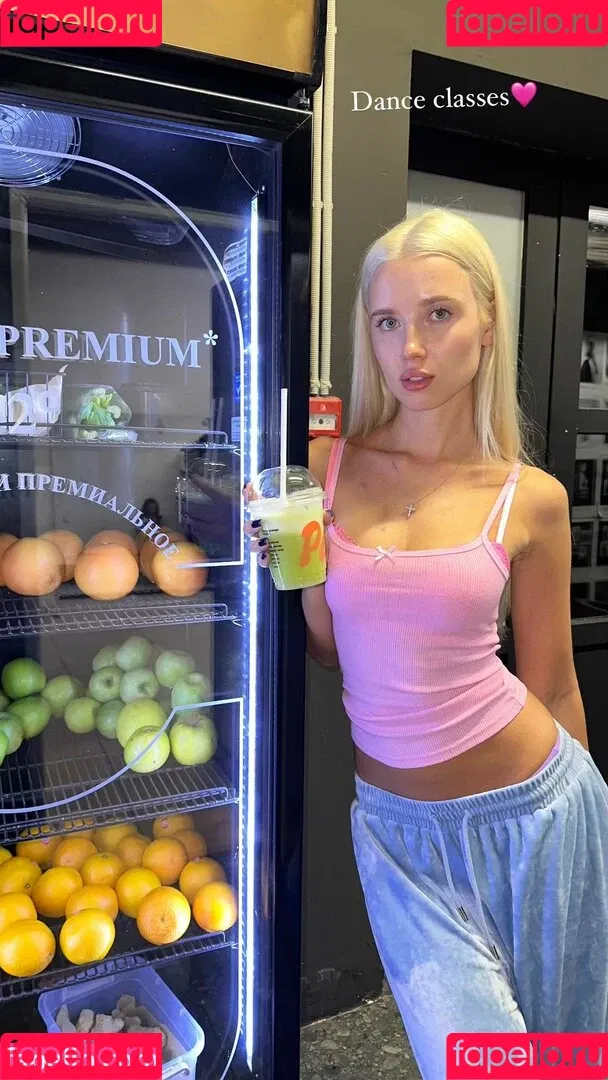 Polina Malinovskaya / polinamalinovskaya Onlyfans Photo Gallery 