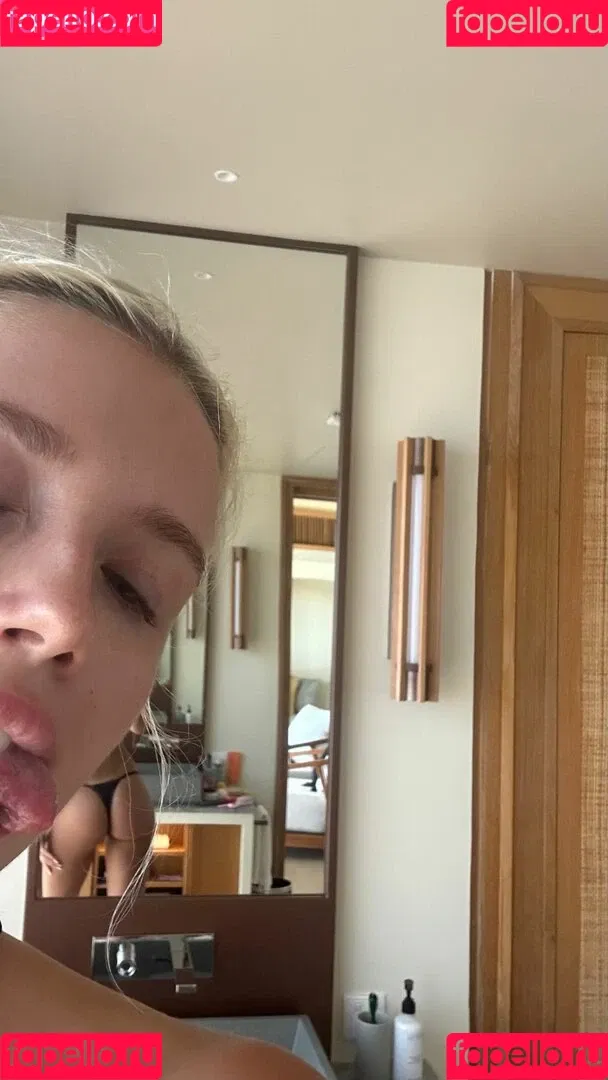 Polina Malinovskaya / polinamalinovskaya Onlyfans Photo Gallery 