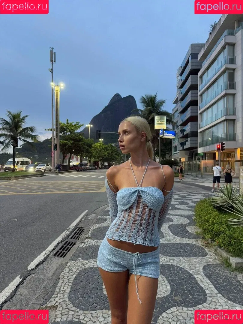 Polina Malinovskaya / polinamalinovskaya Onlyfans Photo Gallery 