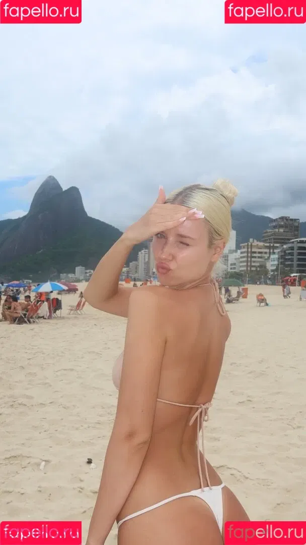 Polina Malinovskaya / polinamalinovskaya Onlyfans Photo Gallery 