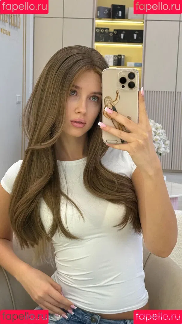 Polina Malinovskaya / polinamalinovskaya Onlyfans Photo Gallery 