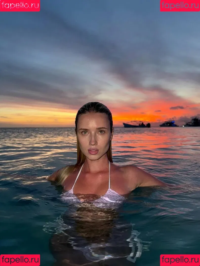 Polina Malinovskaya / polinamalinovskaya Onlyfans Photo Gallery 