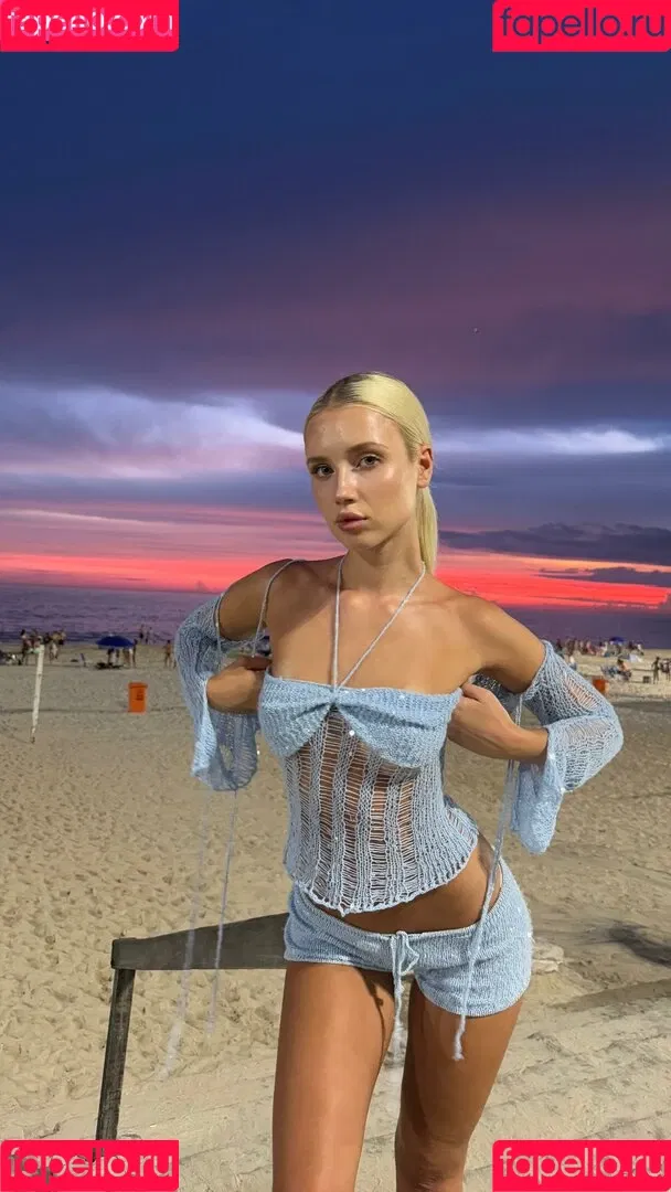 Polina Malinovskaya / polinamalinovskaya Onlyfans Photo Gallery 
