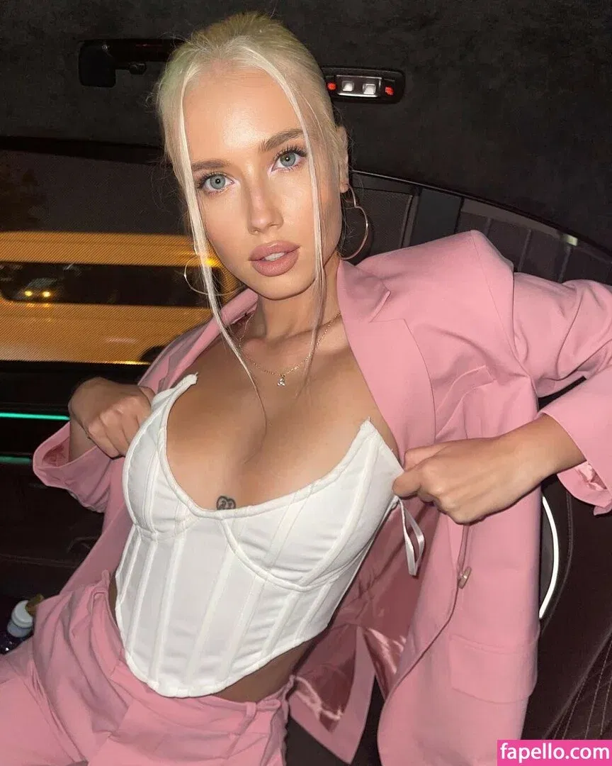 Polina Malinovskaya / polinamalinovskaya Onlyfans Photo Gallery 