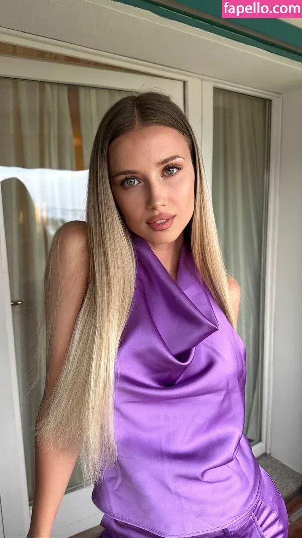Polina Malinovskaya / polinamalinovskaya Onlyfans Photo Gallery 
