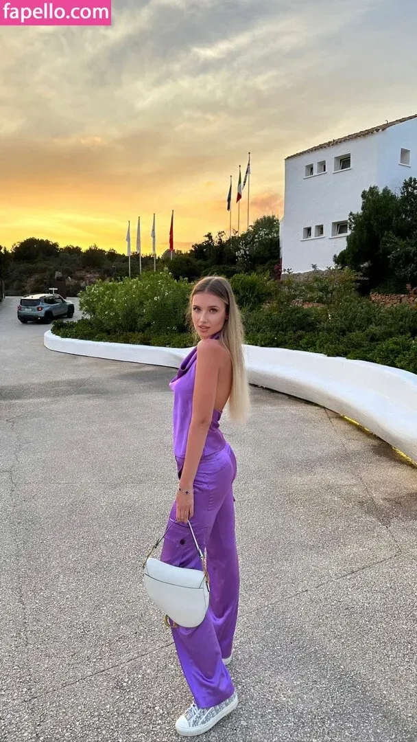 Polina Malinovskaya / polinamalinovskaya Onlyfans Photo Gallery 