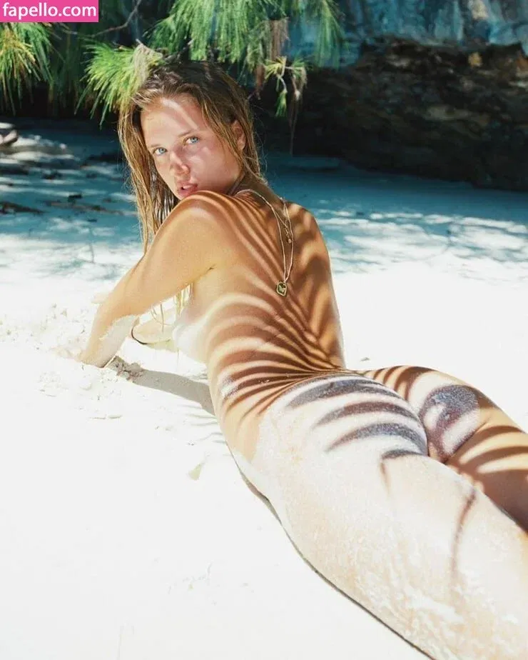 Polina Malinovskaya / polinamalinovskaya Onlyfans Photo Gallery 