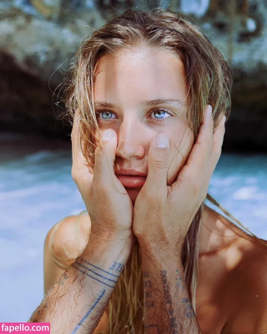 Polina Malinovskaya / polinamalinovskaya Onlyfans Photo Gallery 