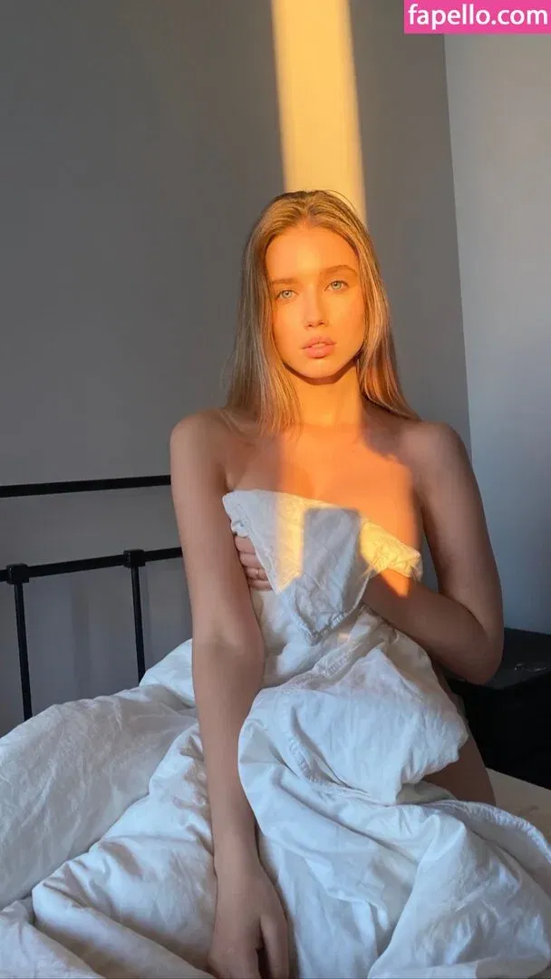 Polina Malinovskaya / polinamalinovskaya Onlyfans Photo Gallery 