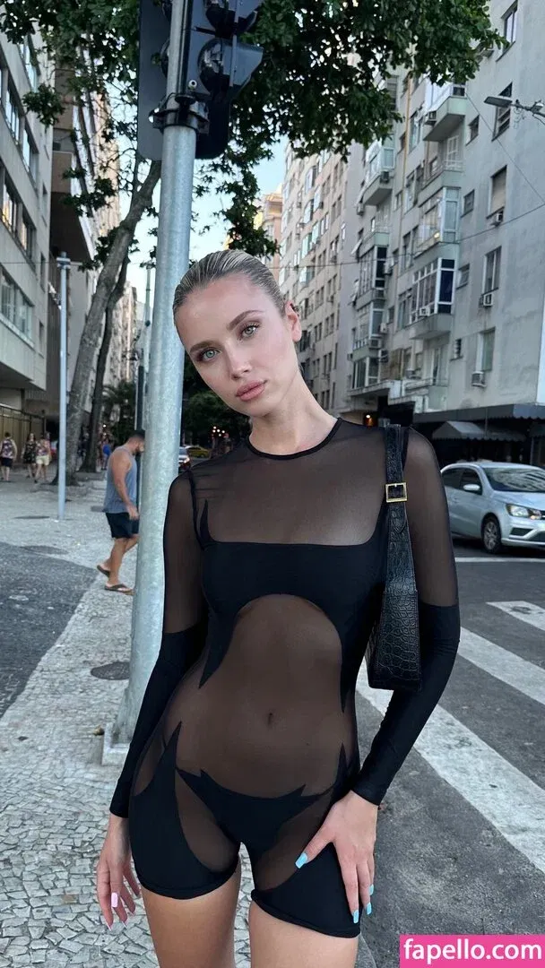 Polina Malinovskaya / polinamalinovskaya Onlyfans Photo Gallery 