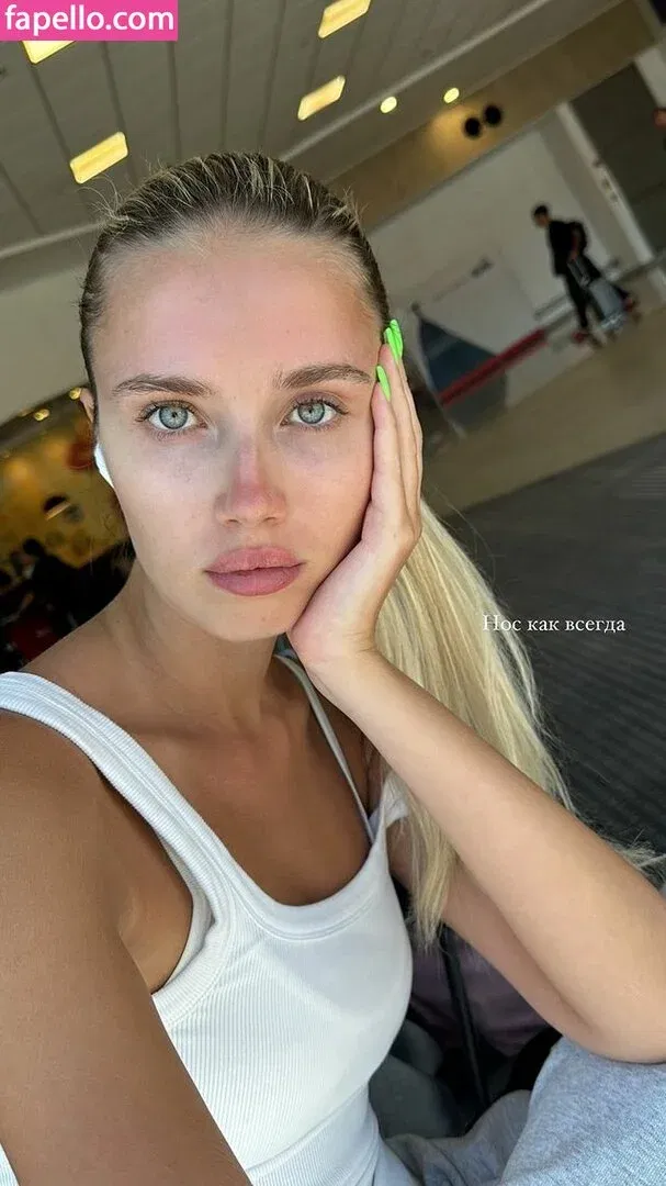 Polina Malinovskaya / polinamalinovskaya Onlyfans Photo Gallery 