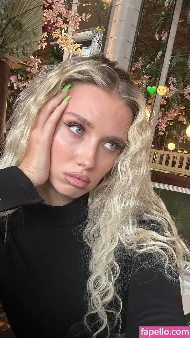 Polina Malinovskaya / polinamalinovskaya Onlyfans Photo Gallery 