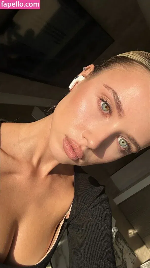 Polina Malinovskaya / polinamalinovskaya Onlyfans Photo Gallery 