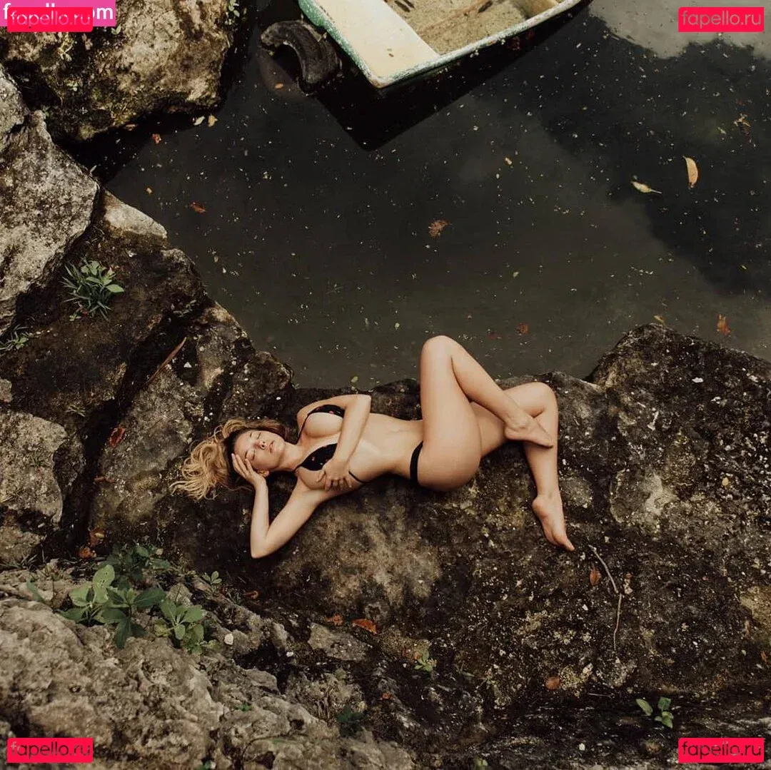 Olga Kobzar / bugs_bunny_gf Onlyfans Photo Gallery 