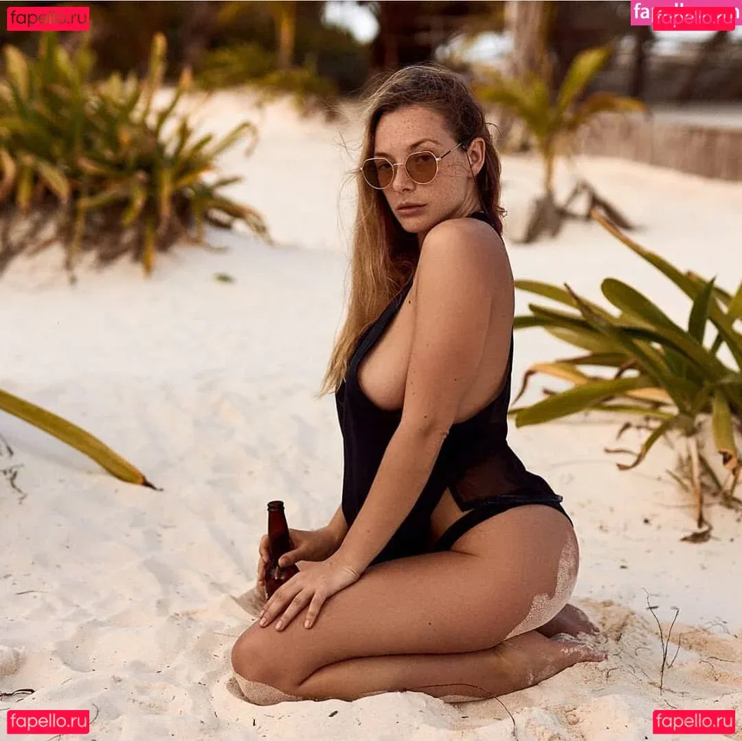 Olga Kobzar / bugs_bunny_gf Onlyfans Photo Gallery 