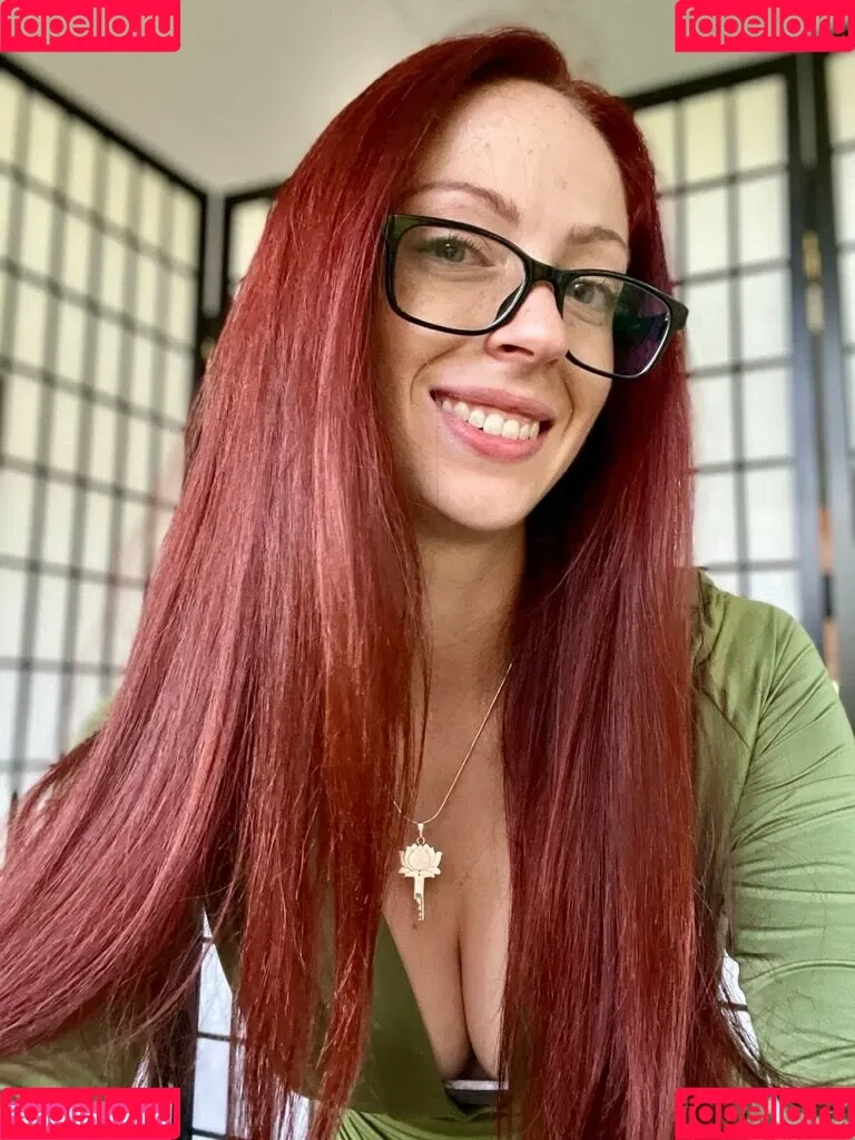 femdomnikkikit / goddessnikkikit Onlyfans Photo Gallery 