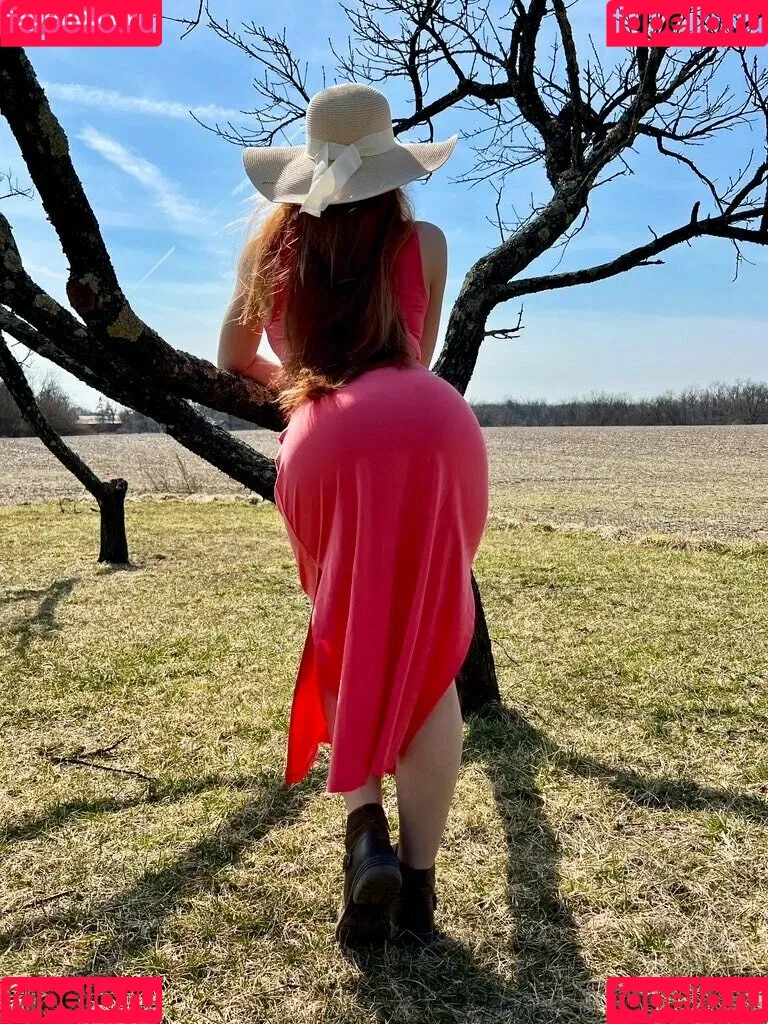 femdomnikkikit / goddessnikkikit Onlyfans Photo Gallery 
