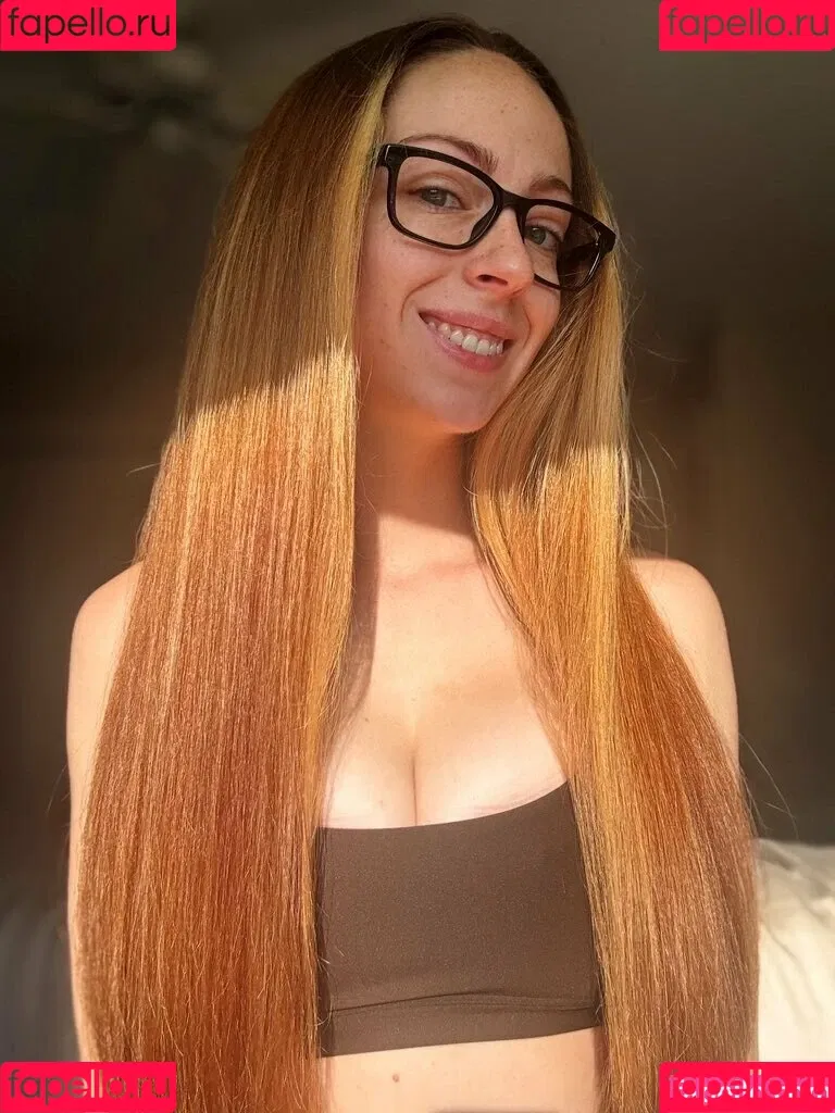 femdomnikkikit / goddessnikkikit Onlyfans Photo Gallery 