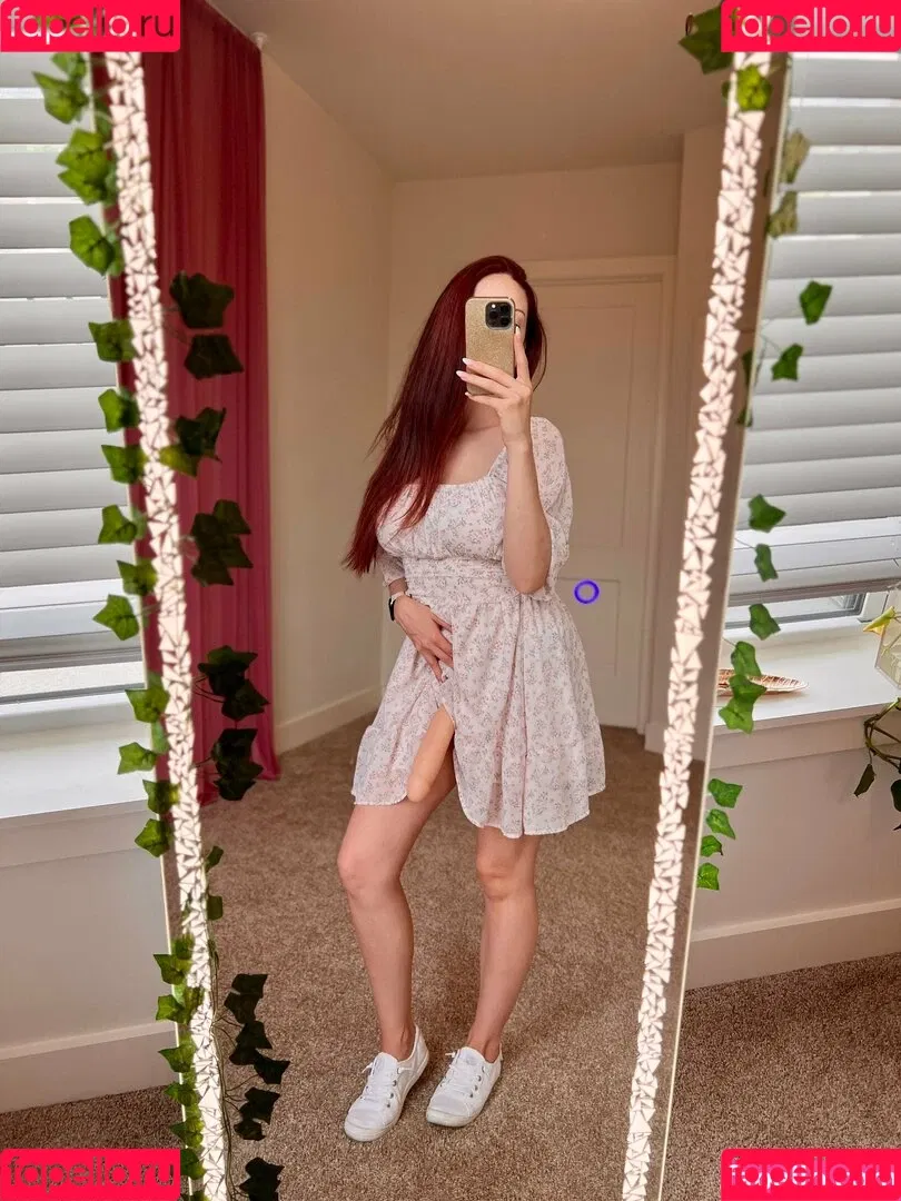 femdomnikkikit / goddessnikkikit Onlyfans Photo Gallery 