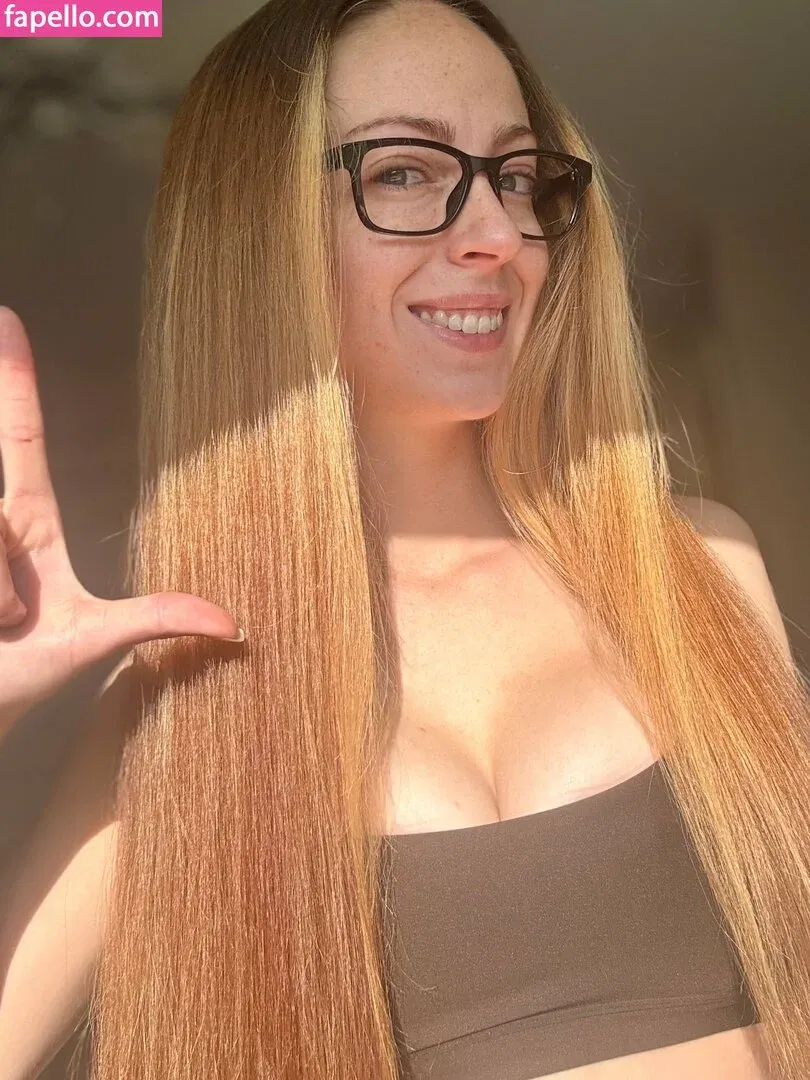 femdomnikkikit / goddessnikkikit Onlyfans Photo Gallery 