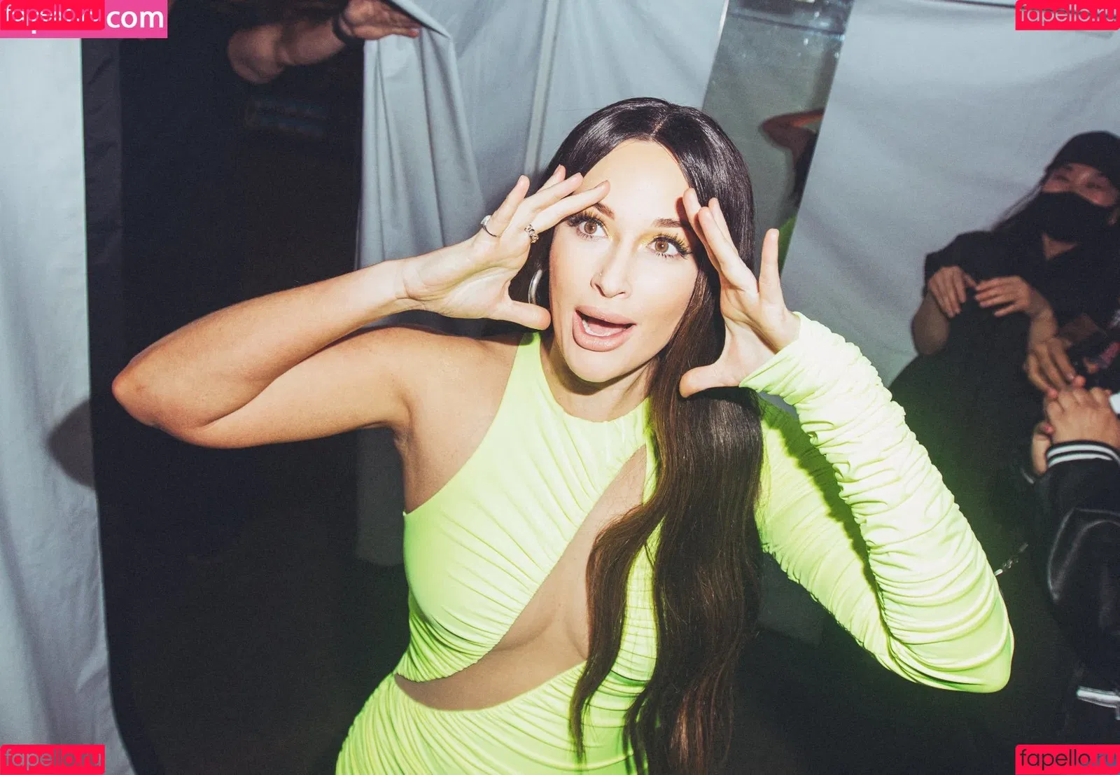 Kacey Musgraves / heavenlyyhazel / spaceykacey Onlyfans Photo Gallery 