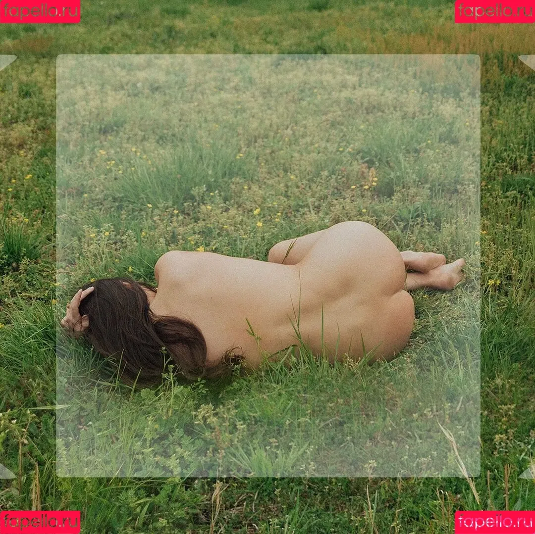 Kacey Musgraves / heavenlyyhazel / spaceykacey Onlyfans Photo Gallery 