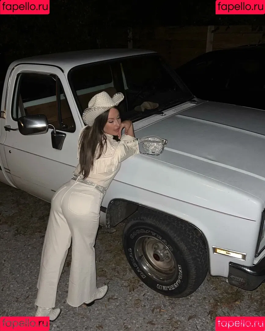 Kacey Musgraves / heavenlyyhazel / spaceykacey Onlyfans Photo Gallery 