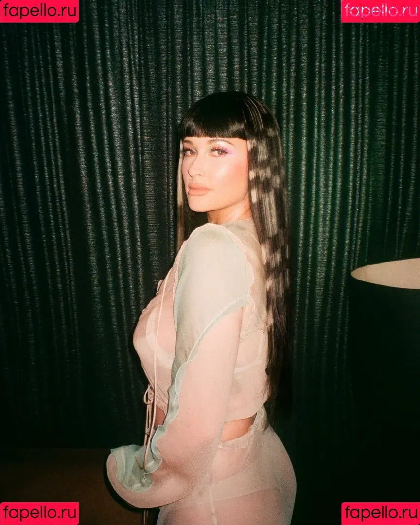 Kacey Musgraves / heavenlyyhazel / spaceykacey Onlyfans Photo Gallery 