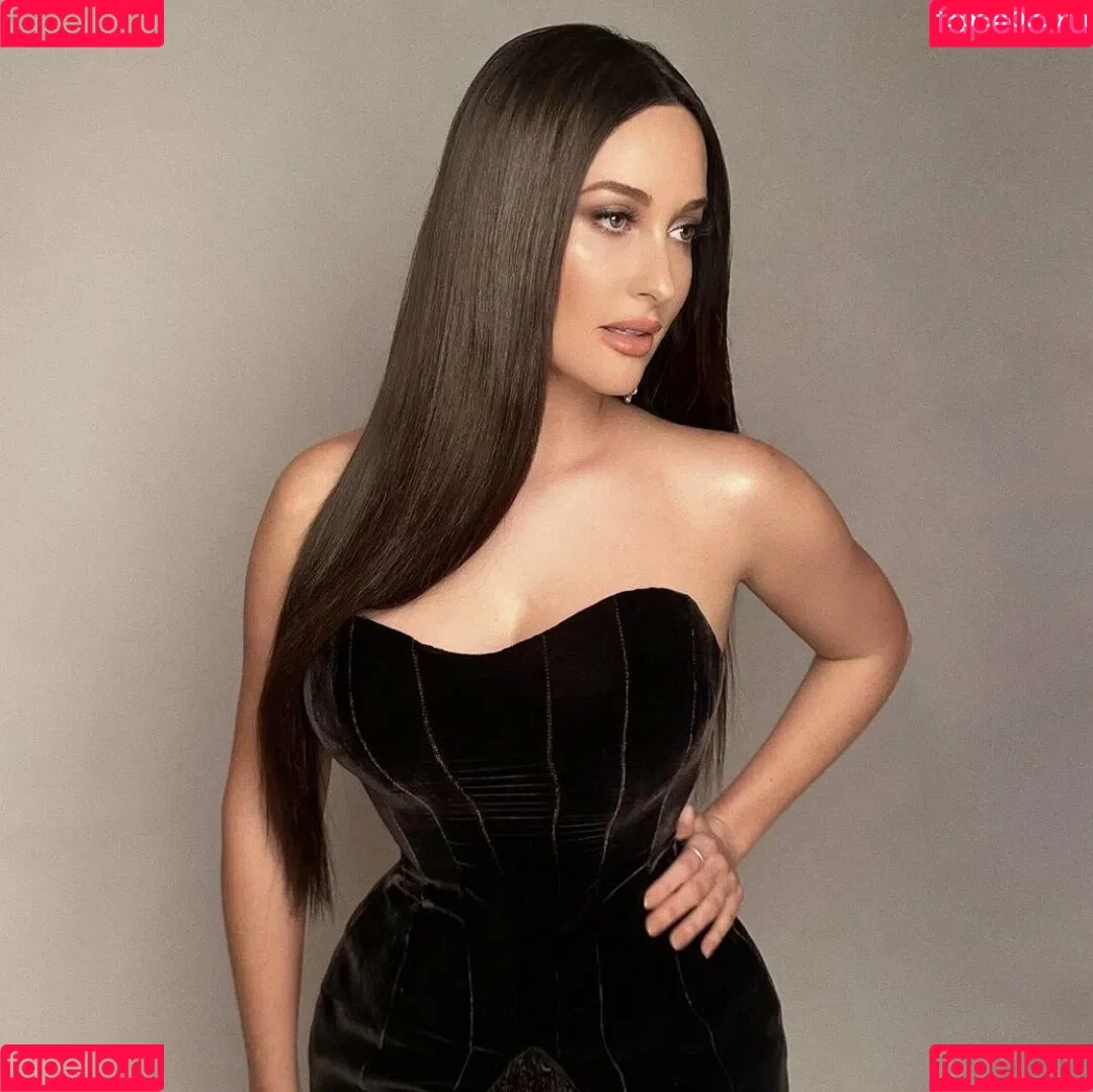 Kacey Musgraves / heavenlyyhazel / spaceykacey Onlyfans Photo Gallery 
