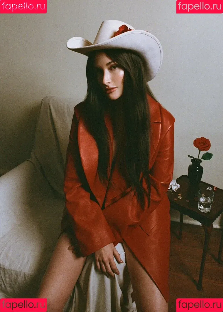 Kacey Musgraves / heavenlyyhazel / spaceykacey Onlyfans Photo Gallery 