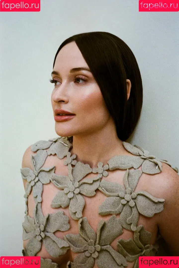 Kacey Musgraves / heavenlyyhazel / spaceykacey Onlyfans Photo Gallery 