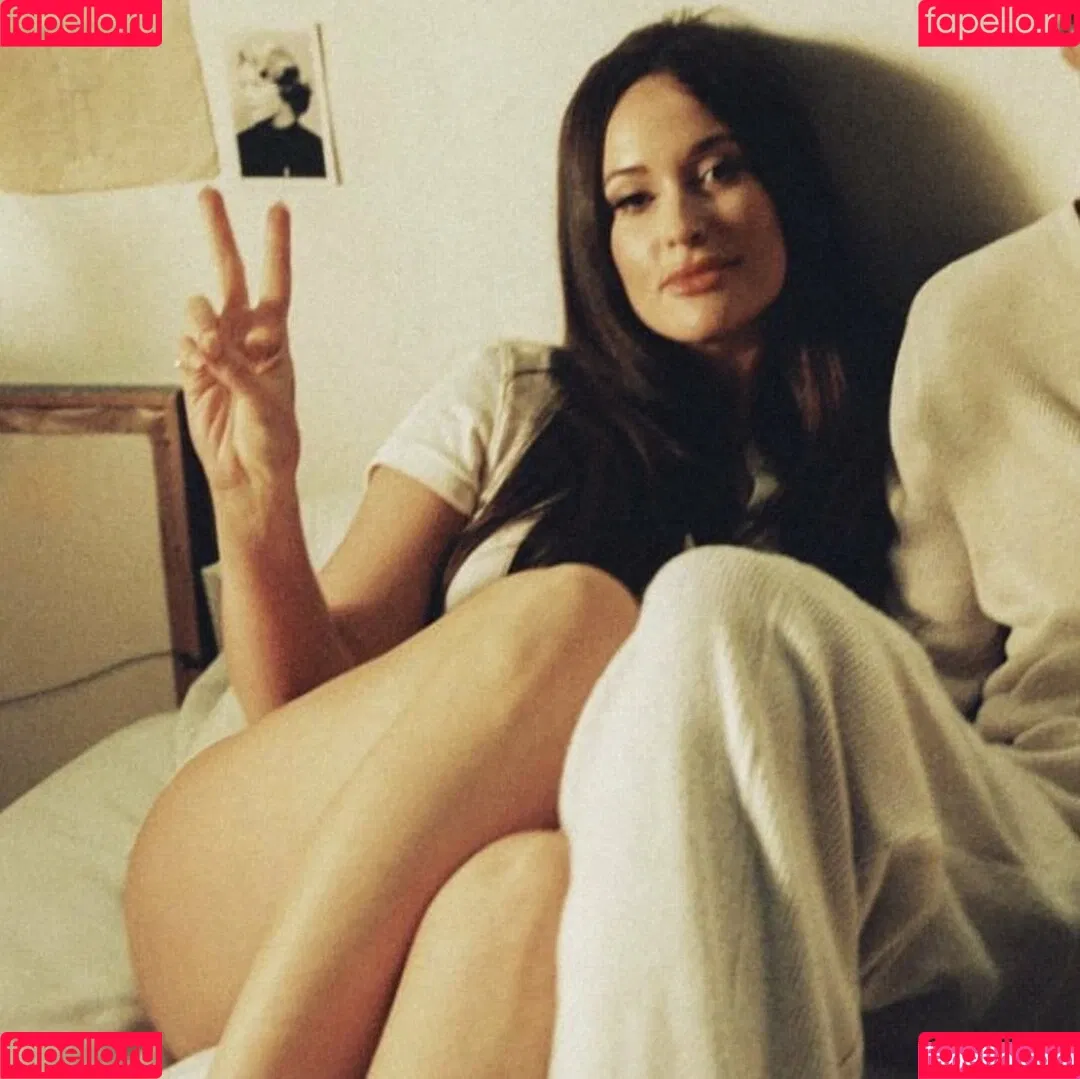 Kacey Musgraves / heavenlyyhazel / spaceykacey Onlyfans Photo Gallery 