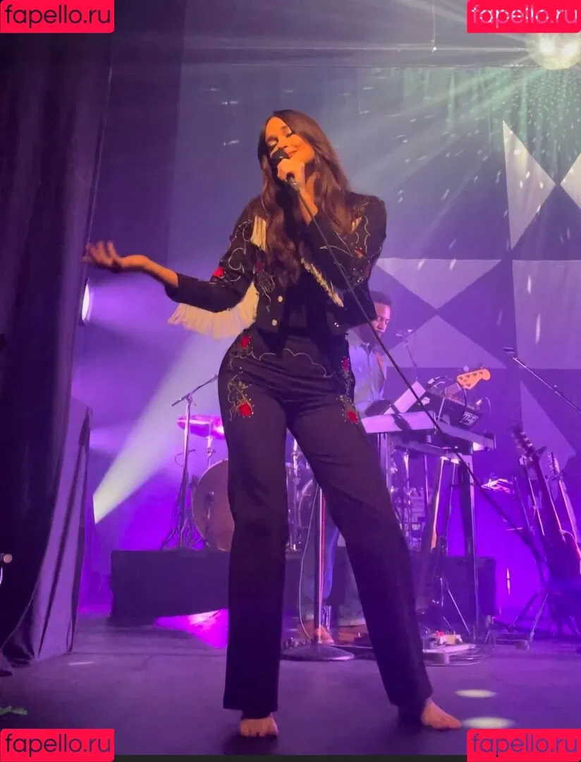 Kacey Musgraves / heavenlyyhazel / spaceykacey Onlyfans Photo Gallery 