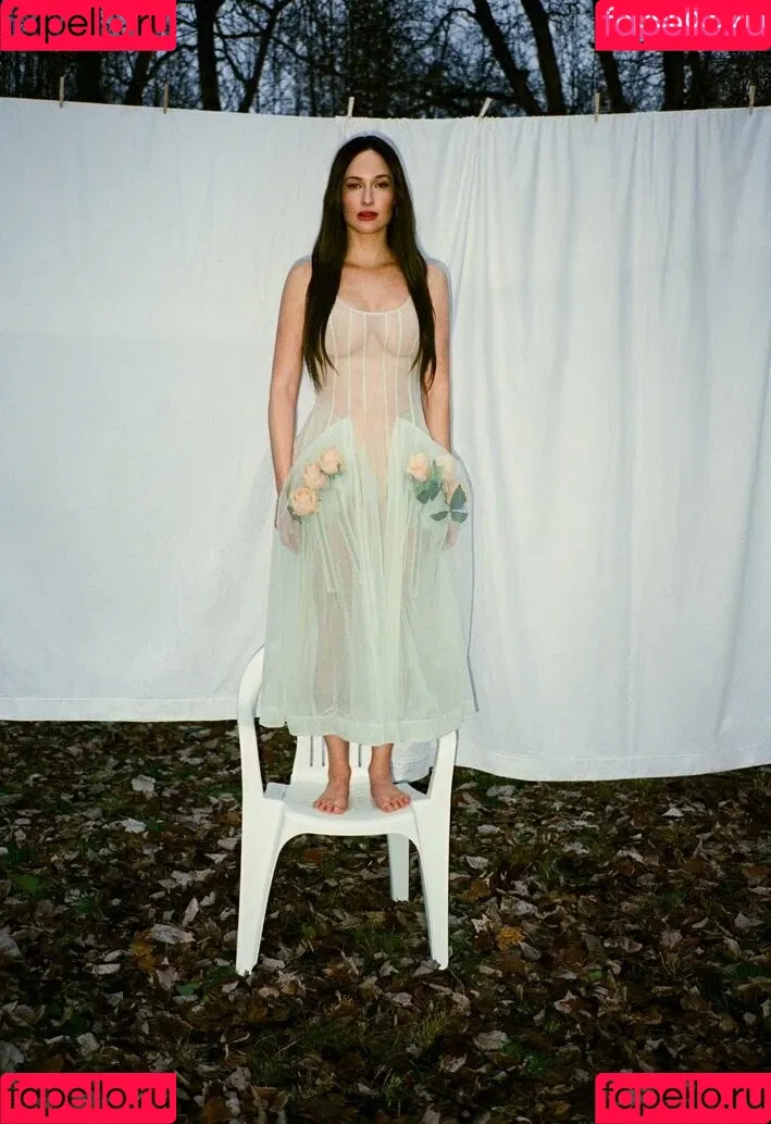 Kacey Musgraves / heavenlyyhazel / spaceykacey Onlyfans Photo Gallery 