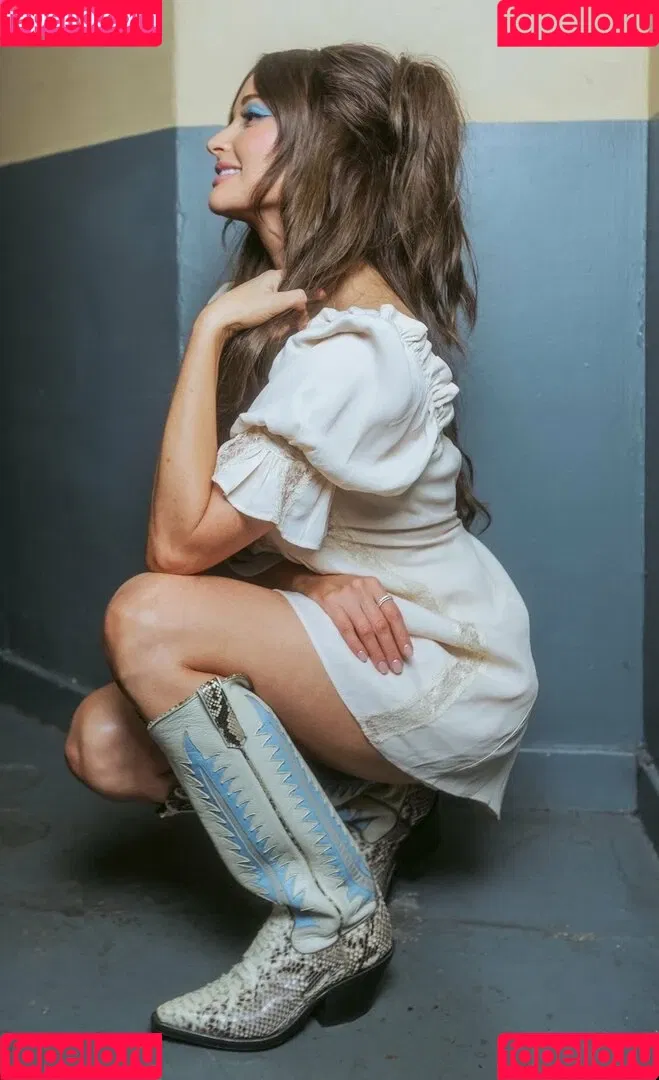 Kacey Musgraves / heavenlyyhazel / spaceykacey Onlyfans Photo Gallery 