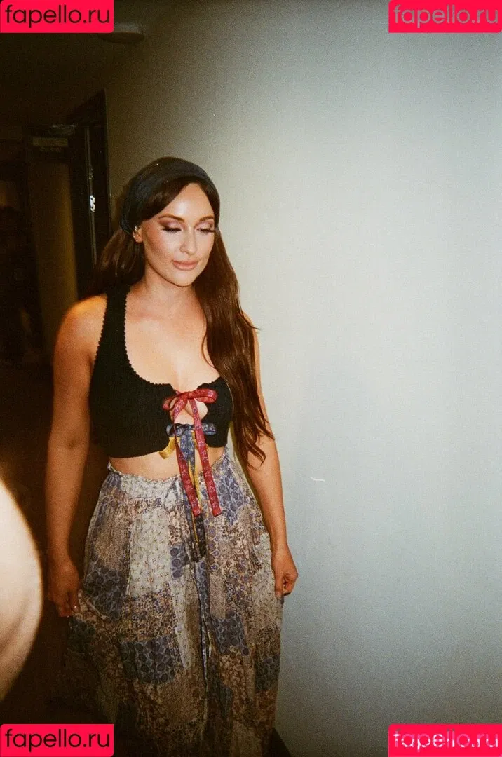 Kacey Musgraves / heavenlyyhazel / spaceykacey Onlyfans Photo Gallery 