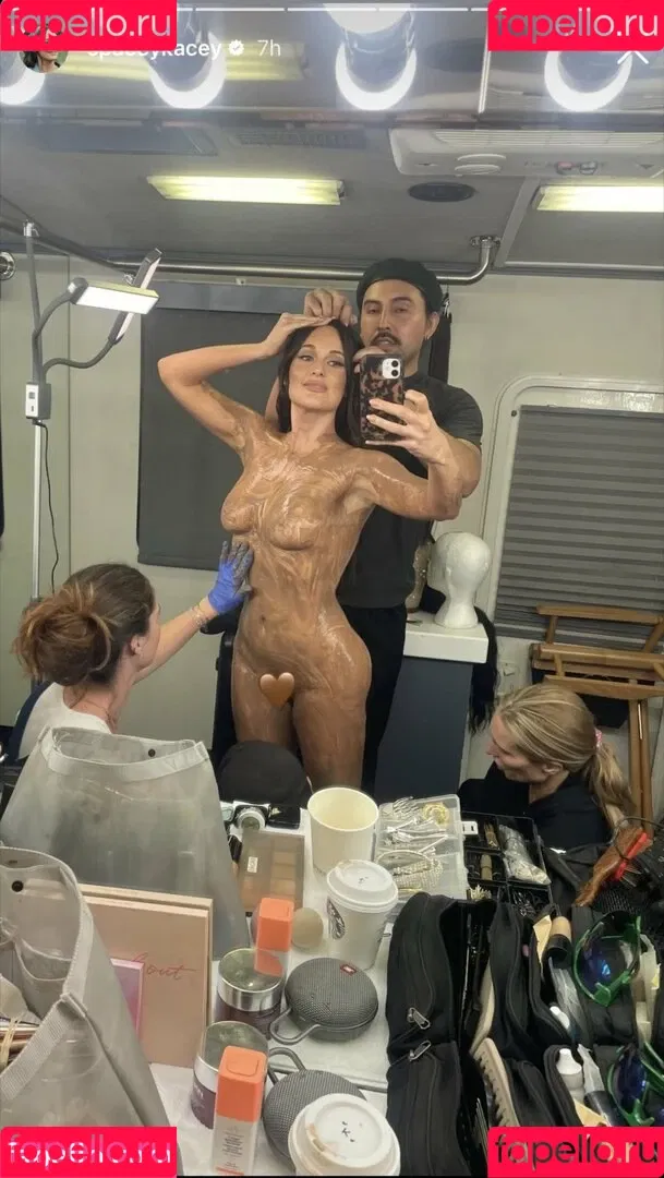 Kacey Musgraves / heavenlyyhazel / spaceykacey Onlyfans Photo Gallery 