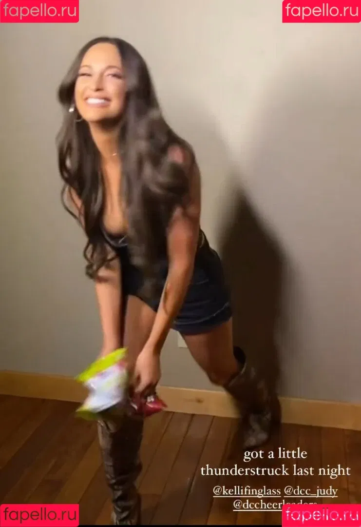 Kacey Musgraves / heavenlyyhazel / spaceykacey Onlyfans Photo Gallery 