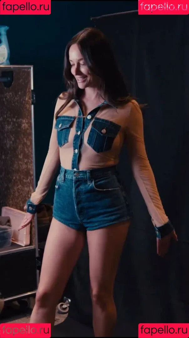 Kacey Musgraves / heavenlyyhazel / spaceykacey Onlyfans Photo Gallery 