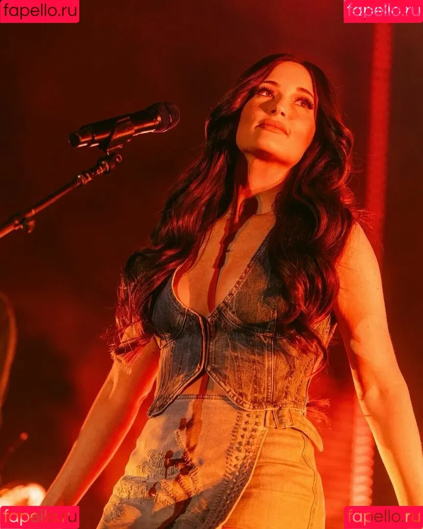 Kacey Musgraves / heavenlyyhazel / spaceykacey Onlyfans Photo Gallery 
