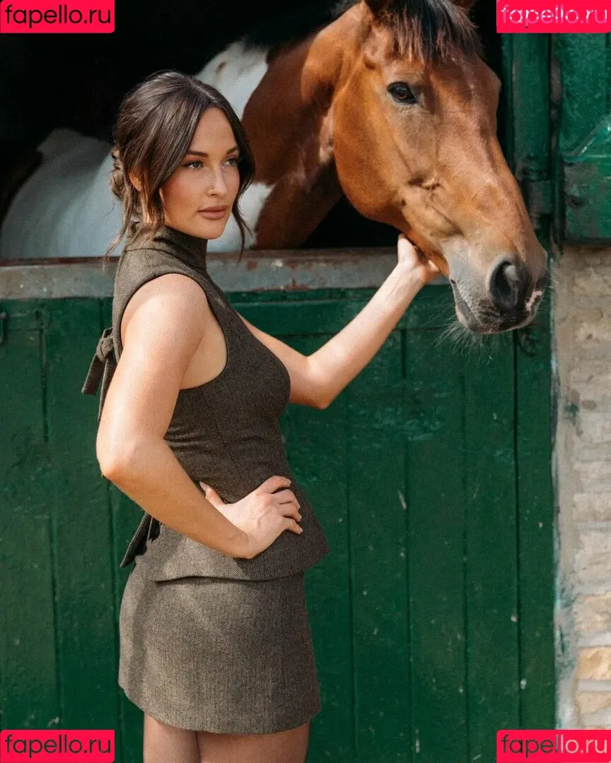 Kacey Musgraves / heavenlyyhazel / spaceykacey Onlyfans Photo Gallery 