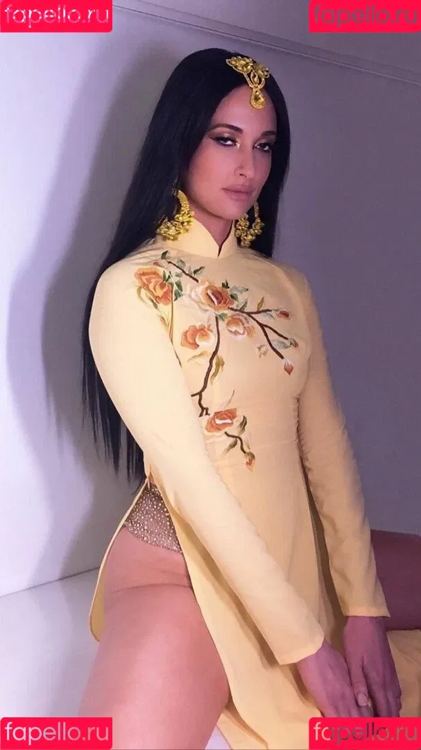Kacey Musgraves / heavenlyyhazel / spaceykacey Onlyfans Photo Gallery 