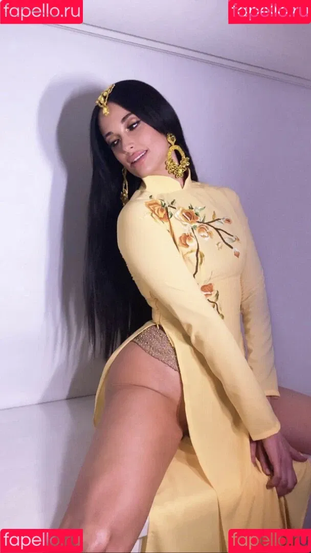 Kacey Musgraves / heavenlyyhazel / spaceykacey Onlyfans Photo Gallery 