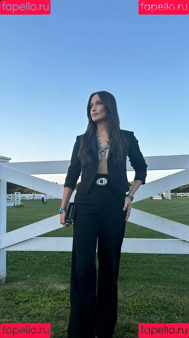 Kacey Musgraves / heavenlyyhazel / spaceykacey Onlyfans Photo Gallery 