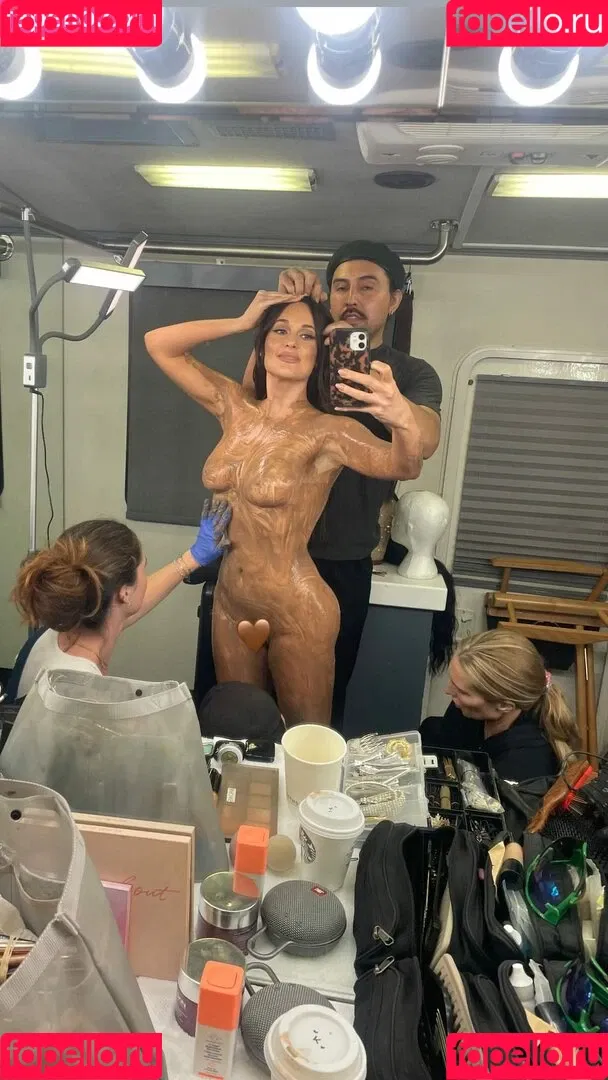 Kacey Musgraves / heavenlyyhazel / spaceykacey Onlyfans Photo Gallery 