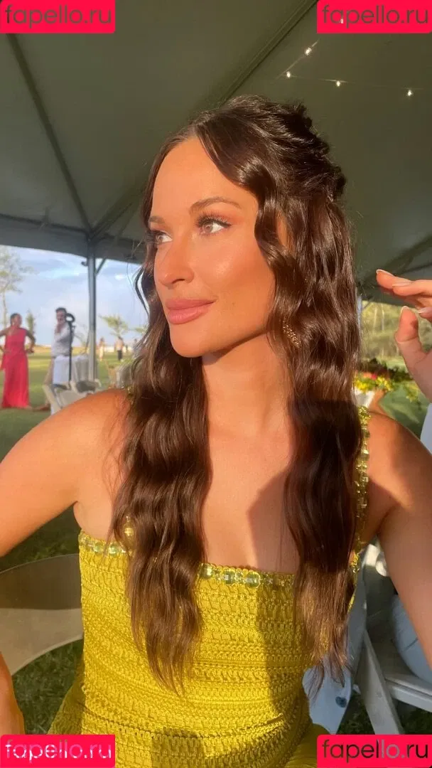 Kacey Musgraves / heavenlyyhazel / spaceykacey Onlyfans Photo Gallery 
