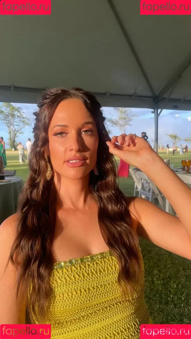 Kacey Musgraves / heavenlyyhazel / spaceykacey Onlyfans Photo Gallery 