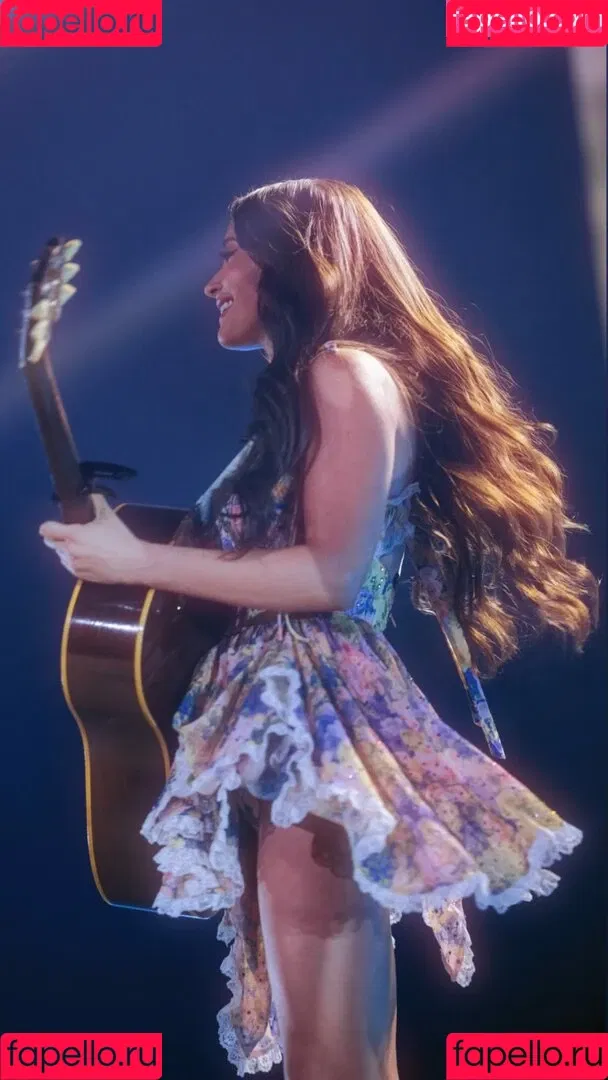 Kacey Musgraves / heavenlyyhazel / spaceykacey Onlyfans Photo Gallery 